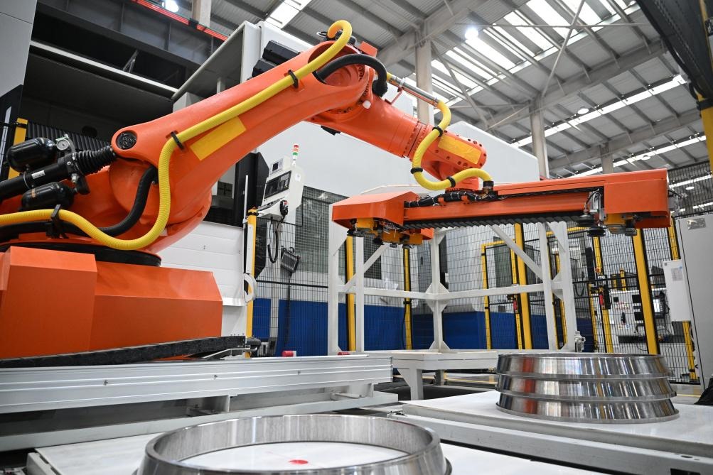 這是洛陽軸承集團(tuán)股份有限公司的智能生產(chǎn)線。新華社記者 李嘉南 攝