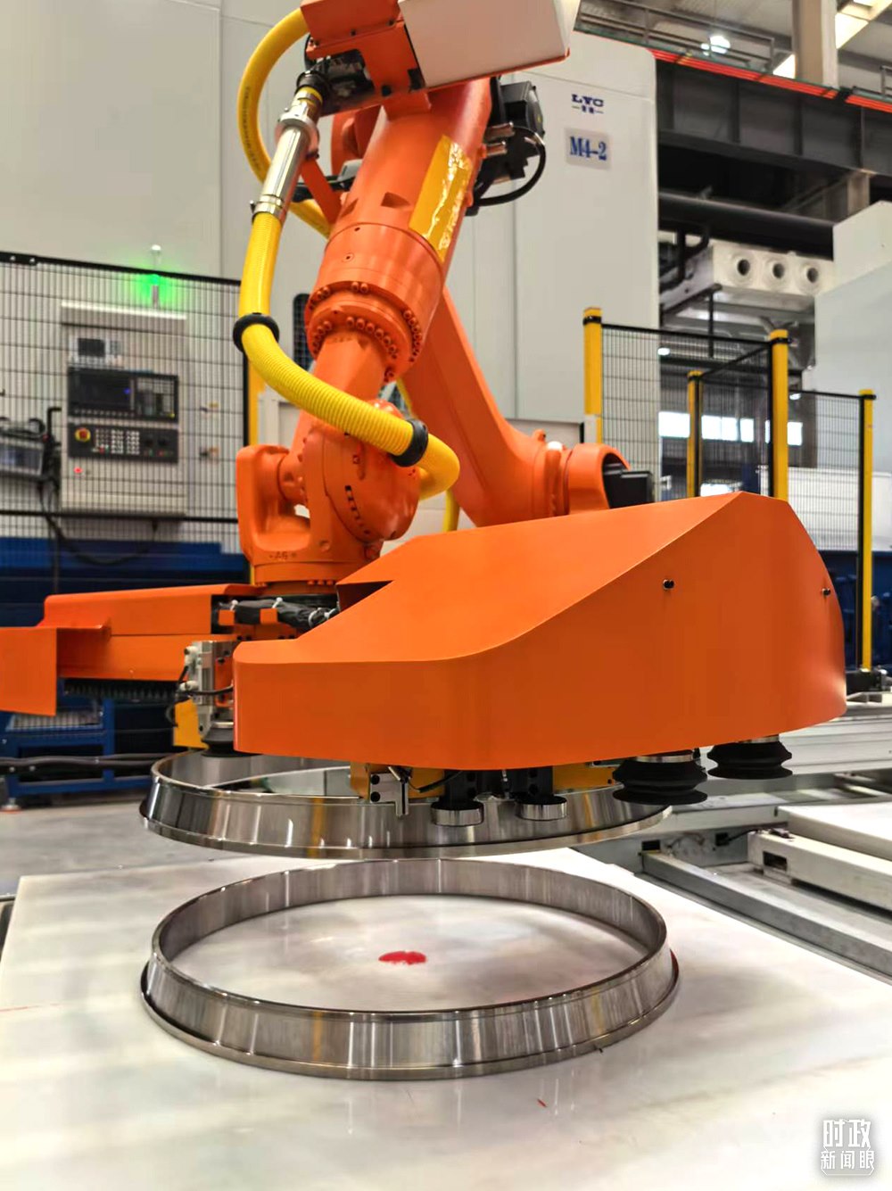 △洛軸產(chǎn)品。（總臺央視記者黎兵拍攝）