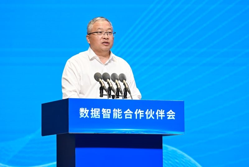 圖為豫資控股集團(tuán)黨委書記、董事長秦建斌。