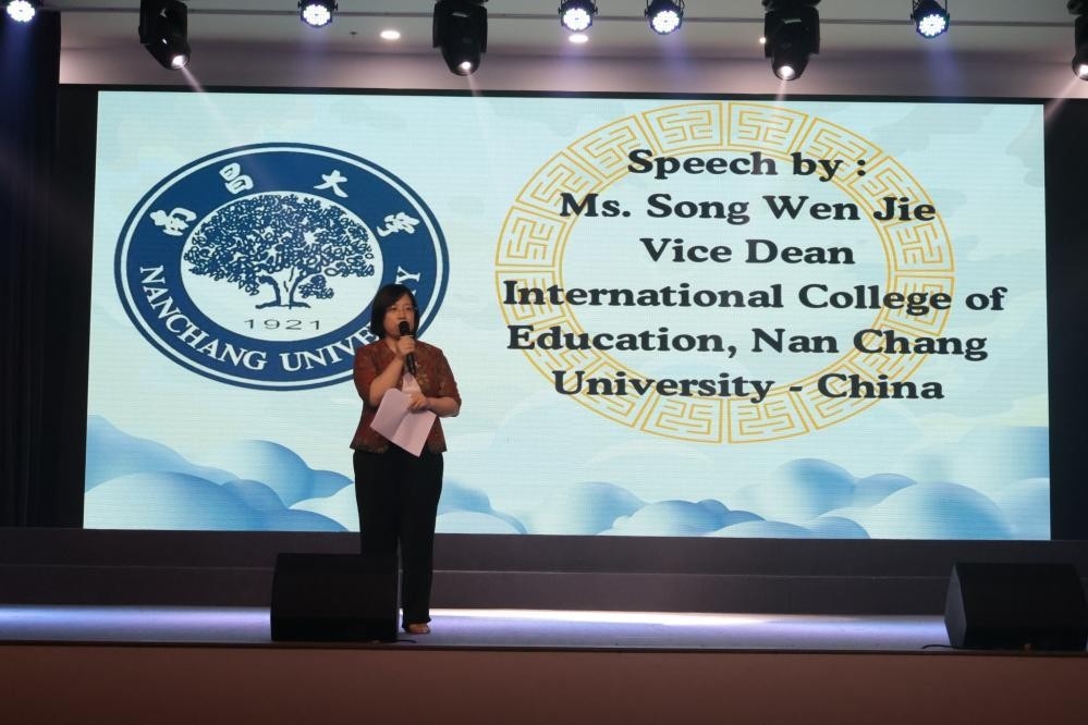 宋文杰致辭。哈山努丁大學(xué)孔子學(xué)院供圖