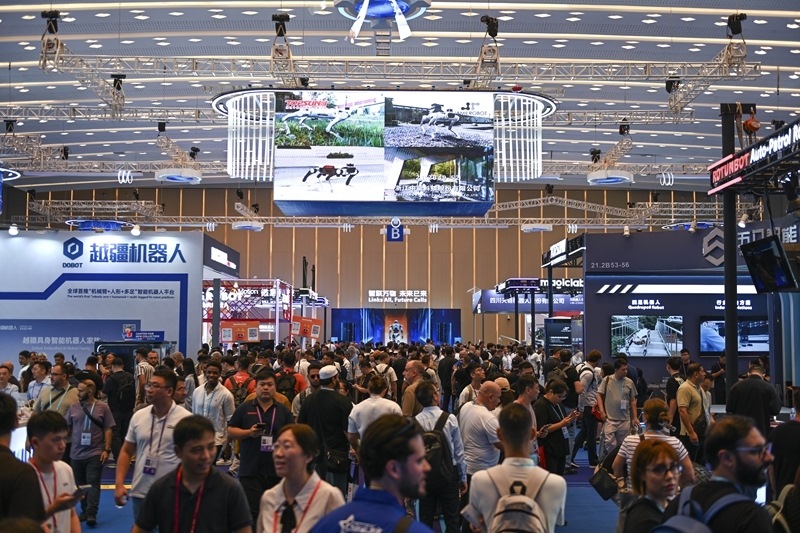 廣交會聚焦服務機器人+培育外貿(mào)發(fā)展新亮點(9)XxjpsgC000135_20251016_PEPFN0A001.jpg